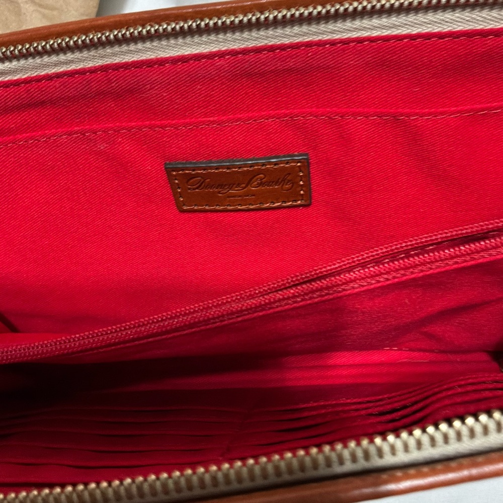 EUC Dooney & Bourke Ostrich Pearl Bone Clutch/Wristlet with leather trim - Picture 6 of 6